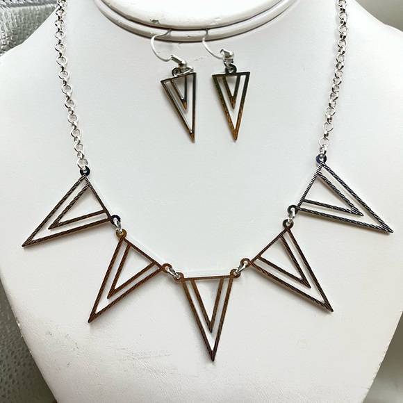 Geometric Silver Necklace and Earring Set - Picture 2 of 4